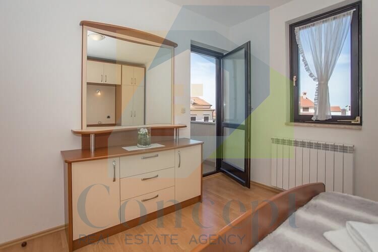 Poreč, Lussuosa posizione, Casa appartamenti a 750 m dal mare