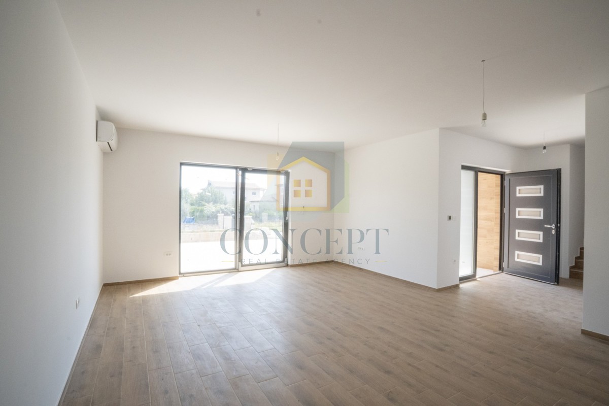 Poreč, dintorni, Moderna doppia casa con piscina, 10 km dal mare