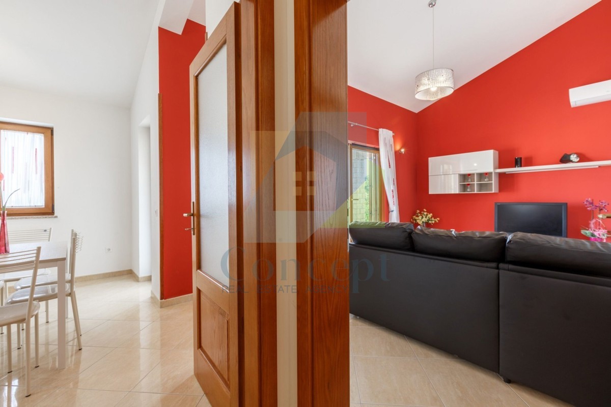 Poreč, dintorni, Villa indipendente con piscina, 10 km dal mare