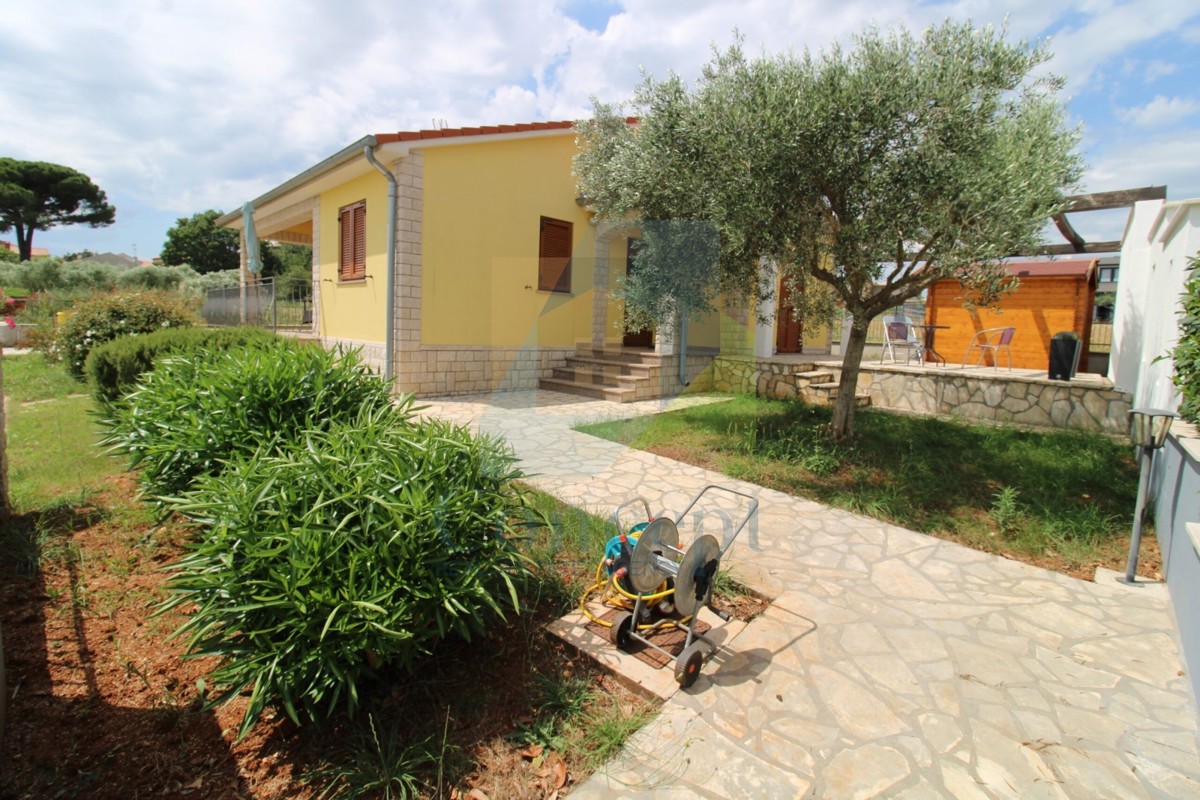 Poreč, dintorni, Villa indipendente con piscina, 10 km dal mare