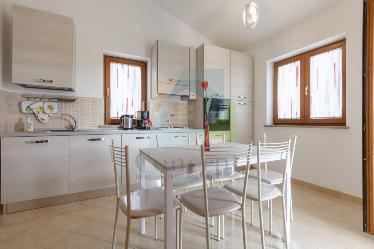 Poreč, dintorni, Villa indipendente con piscina, 10 km dal mare