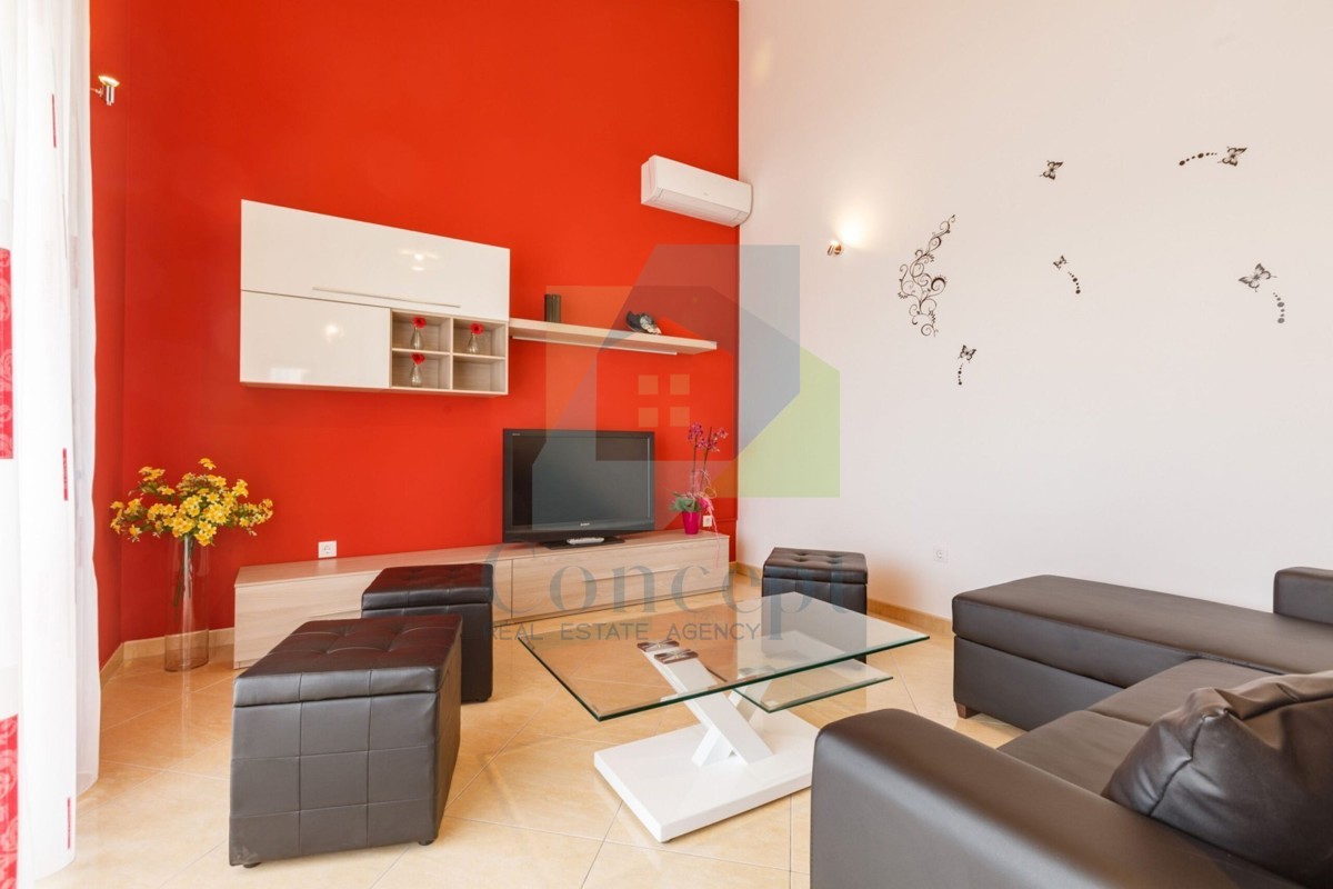 Poreč, dintorni, Villa indipendente con piscina, 10 km dal mare