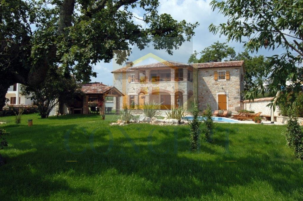 Poreč, dintorni, Ristrutturata casa in pietra autoctona con piscina, a 14 km dal mare