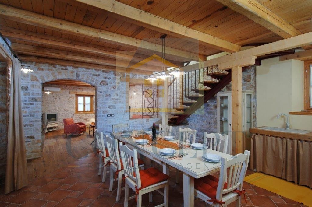 Poreč, dintorni, Ristrutturata casa in pietra autoctona con piscina, a 14 km dal mare