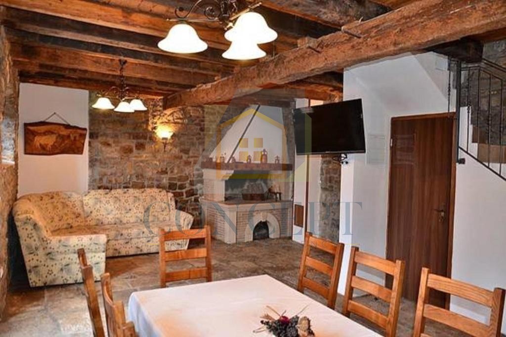 Motovun, dintorni, Prekrasta, villa autoctona con piscina e vista splendida, a 28 km dal mare