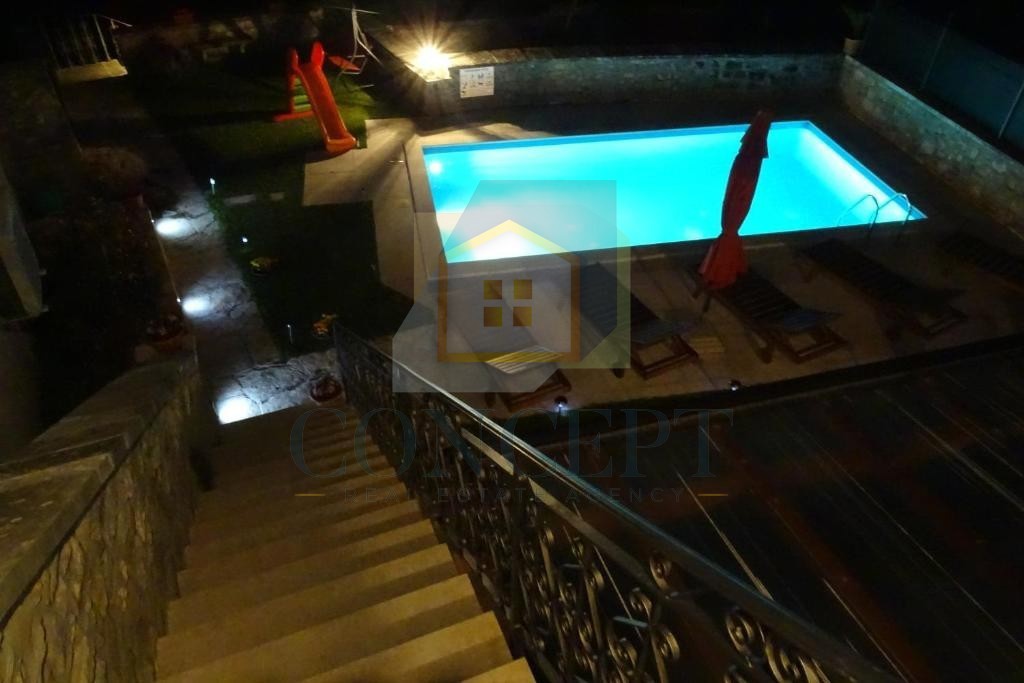 Motovun, dintorni, Prekrasta, villa autoctona con piscina e vista splendida, a 28 km dal mare