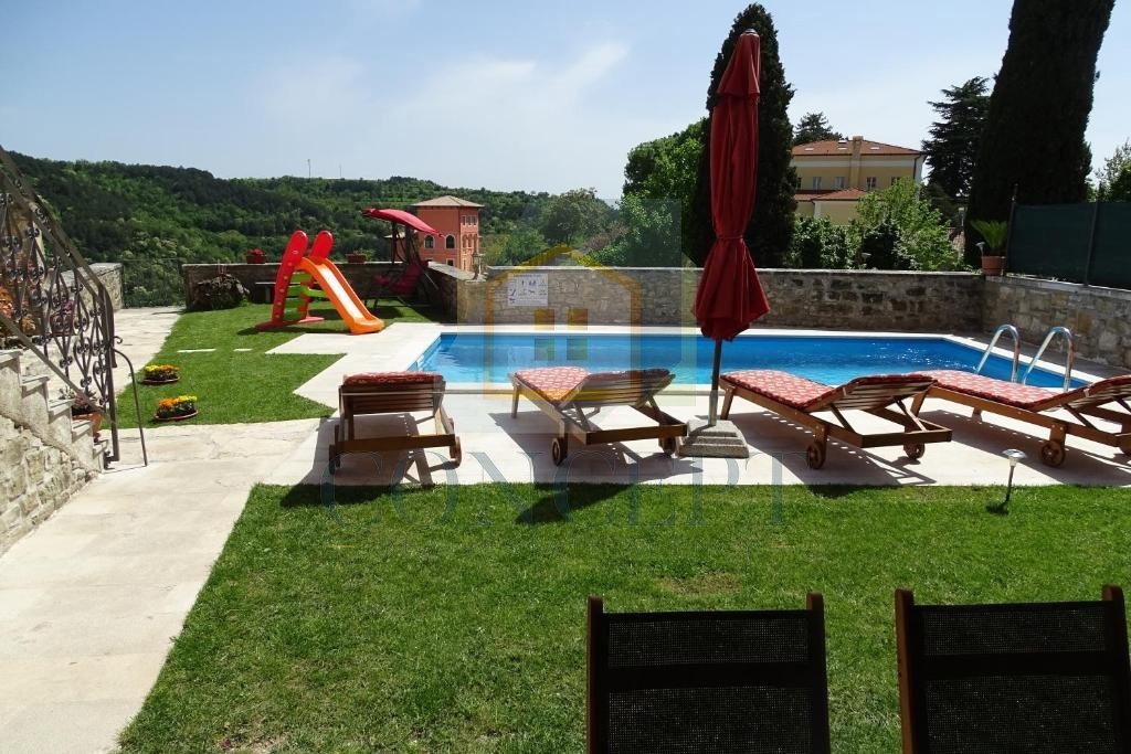 Motovun, dintorni, Prekrasta, villa autoctona con piscina e vista splendida, a 28 km dal mare