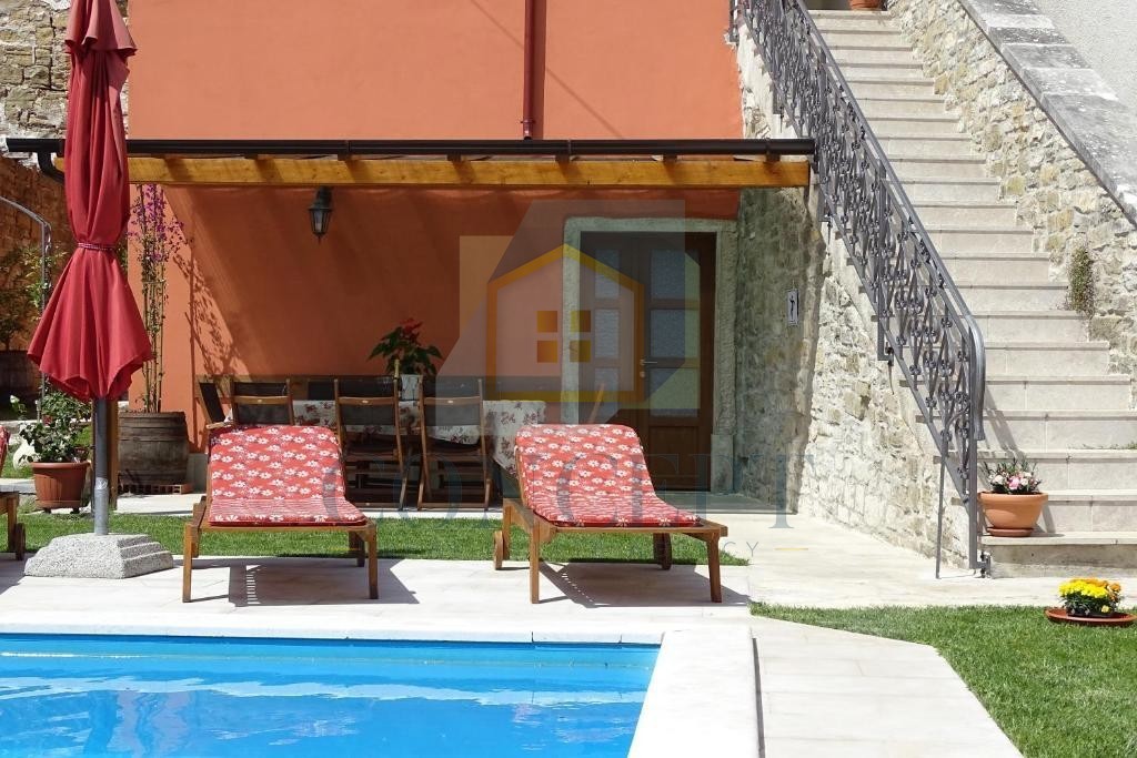 Motovun, dintorni, Prekrasta, villa autoctona con piscina e vista splendida, a 28 km dal mare