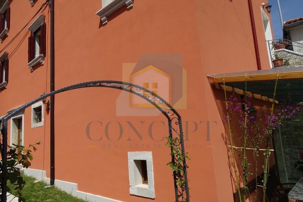 Motovun, dintorni, Prekrasta, villa autoctona con piscina e vista splendida, a 28 km dal mare