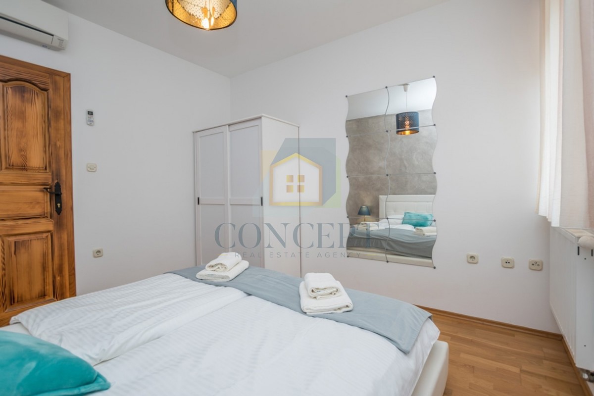 Poreč, dintorni, Splendida casa in pietra con grande giardino e piscina, a 12 km dal mare