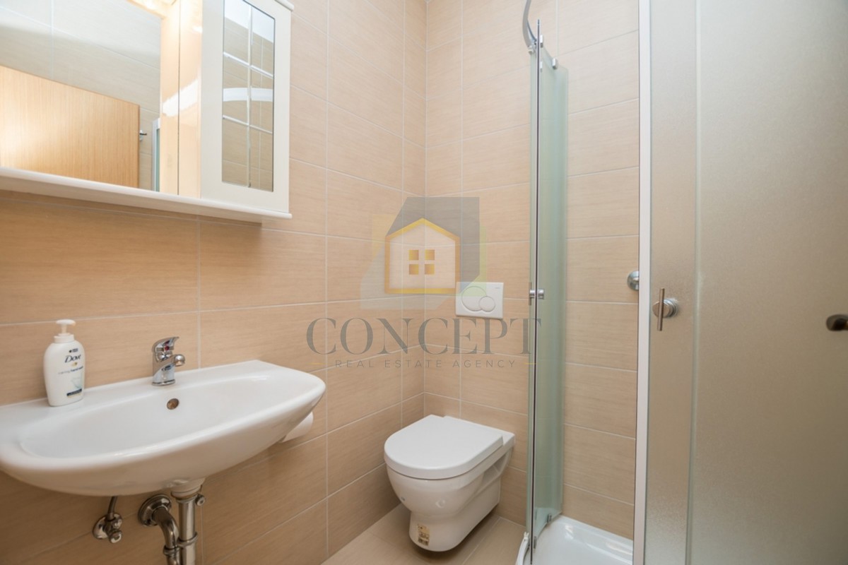 Poreč, dintorni, Splendida casa in pietra con grande giardino e piscina, a 12 km dal mare