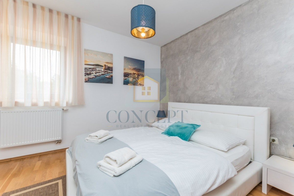 Poreč, dintorni, Splendida casa in pietra con grande giardino e piscina, a 12 km dal mare