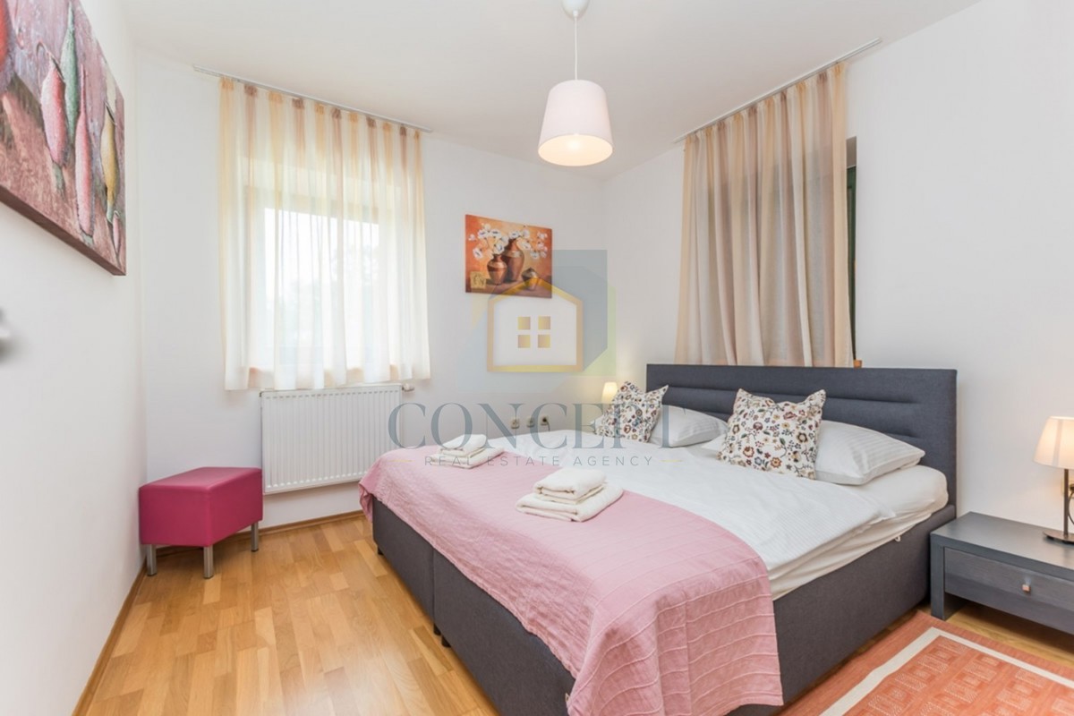 Poreč, dintorni, Splendida casa in pietra con grande giardino e piscina, a 12 km dal mare