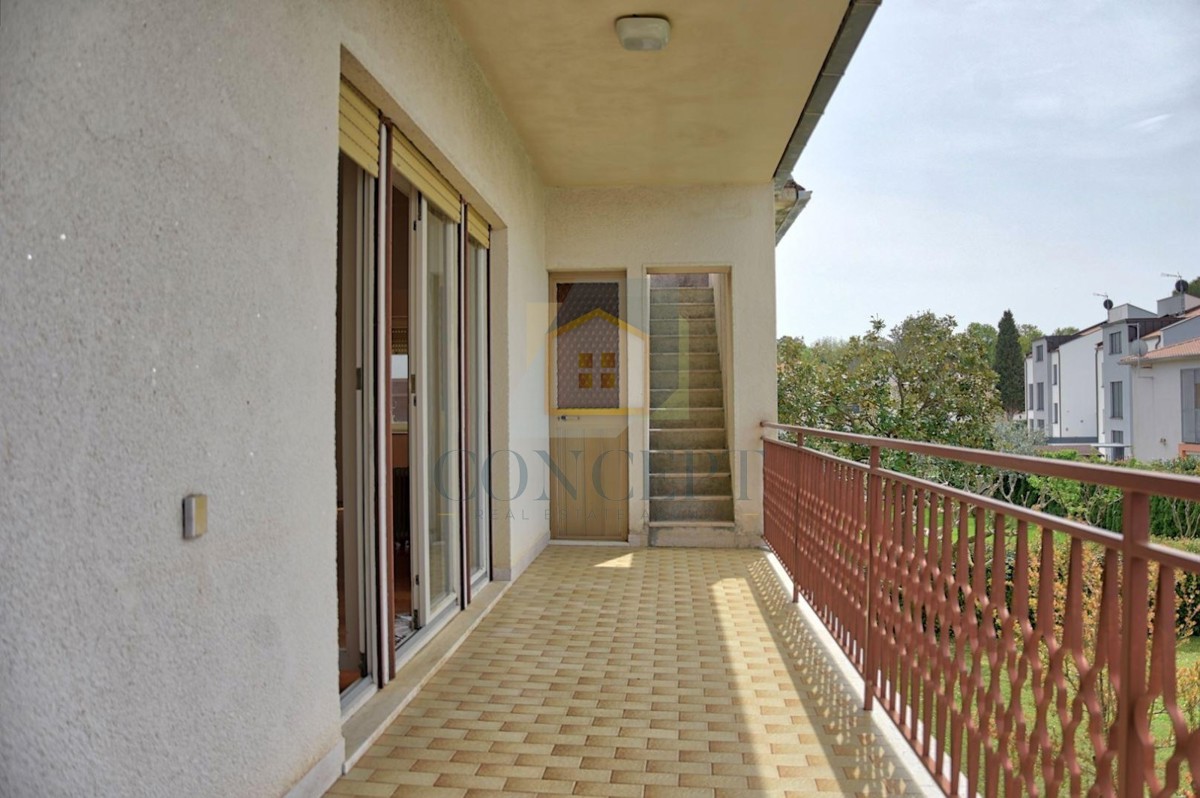 Poreč, Funtana, Casa spaziosa con grande giardino, a 400 m dal mare