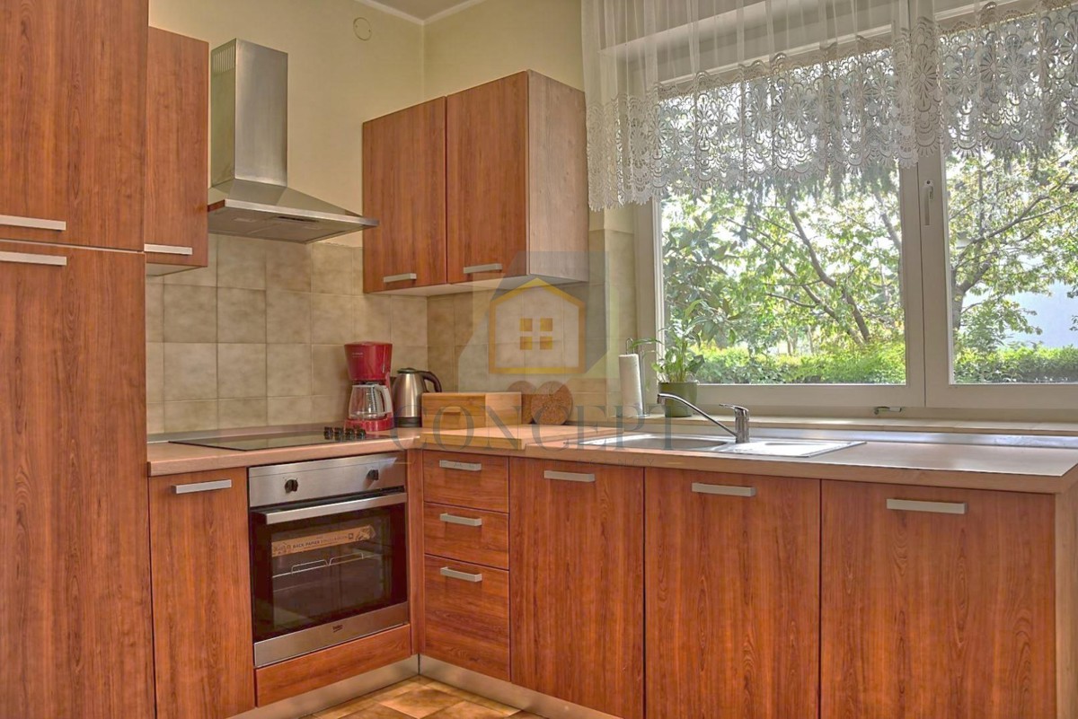 Poreč, Funtana, Casa spaziosa con grande giardino, a 400 m dal mare