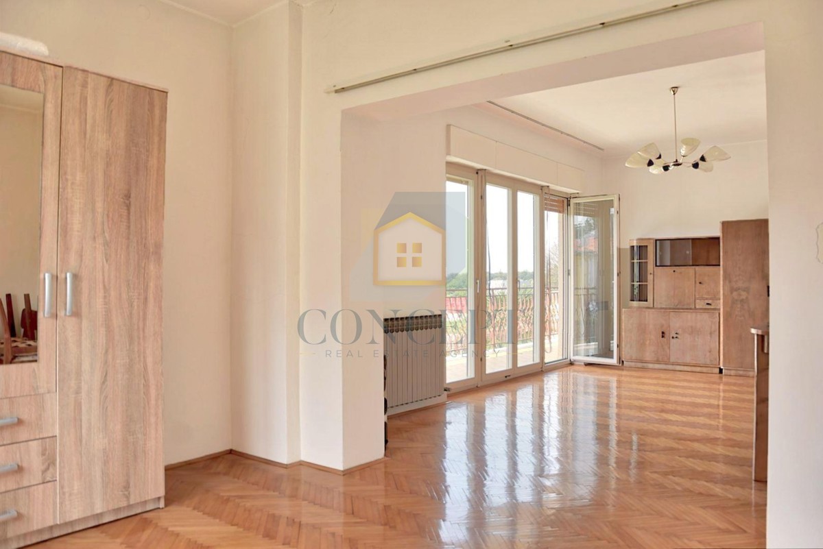 Poreč, Funtana, Casa spaziosa con grande giardino, a 400 m dal mare