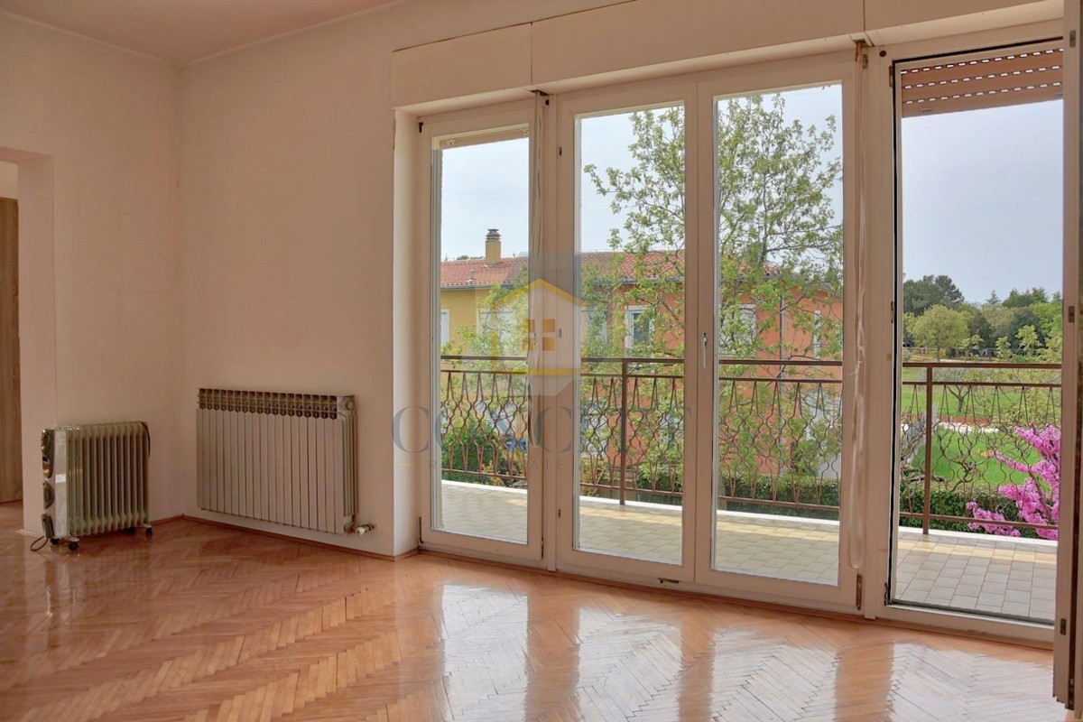 Poreč, Funtana, Casa spaziosa con grande giardino, a 400 m dal mare