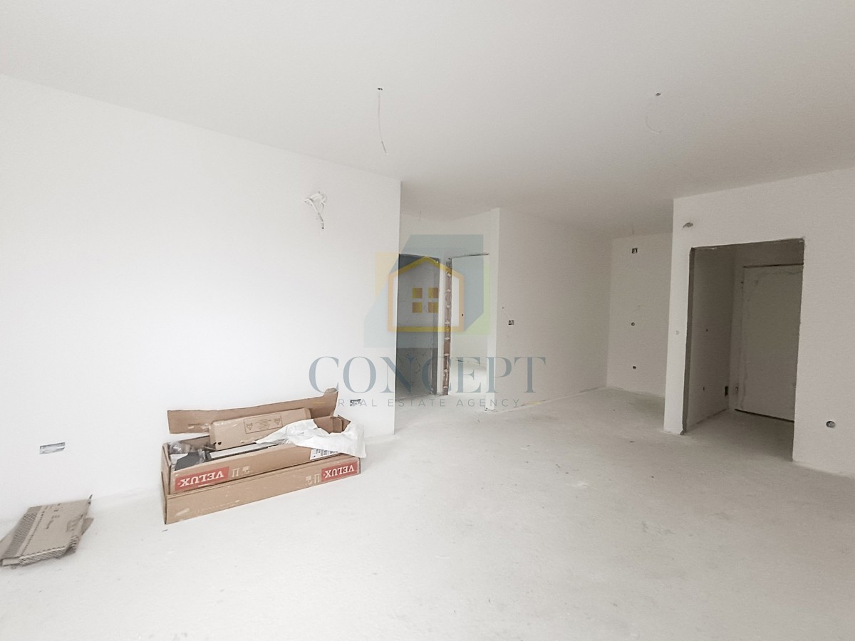 Poreč, dintorni, Appartamento al piano terra con due camere da letto in ottima posizione, a 3 km dal mare.