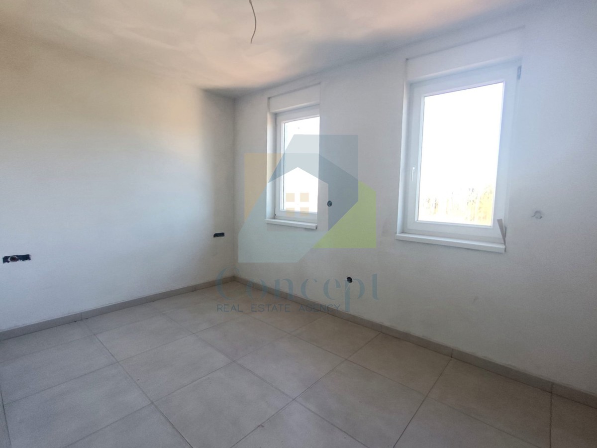 Poreč, dintorni, appartamento su due piani con due camere da letto e giardino