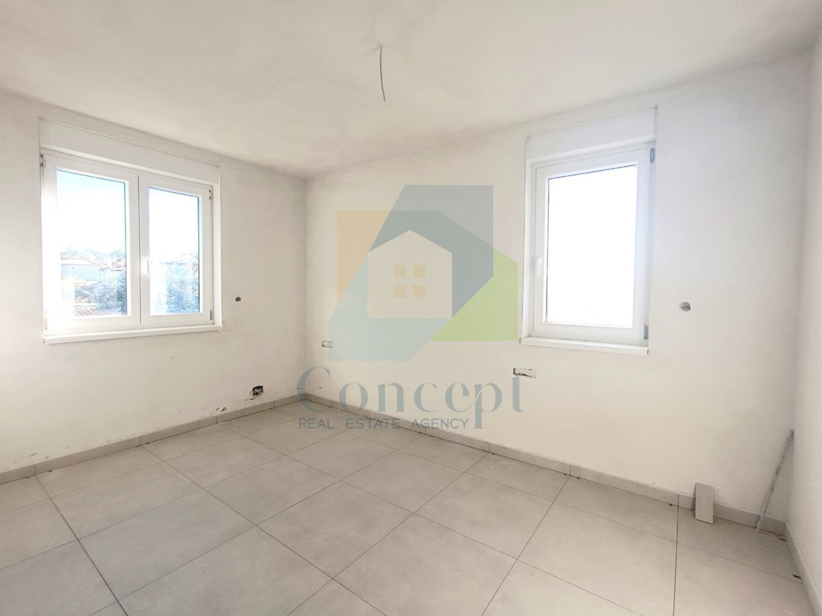 Poreč, dintorni, appartamento su due piani con due camere da letto e giardino