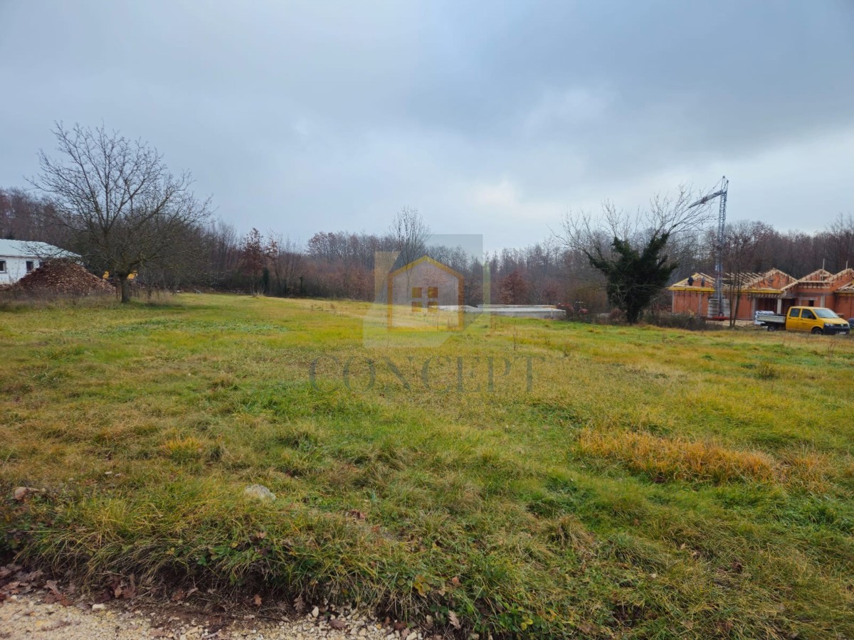 Žminj, dintorni, Terreno edificabile, possibilità di acquisto di una superficie maggiore