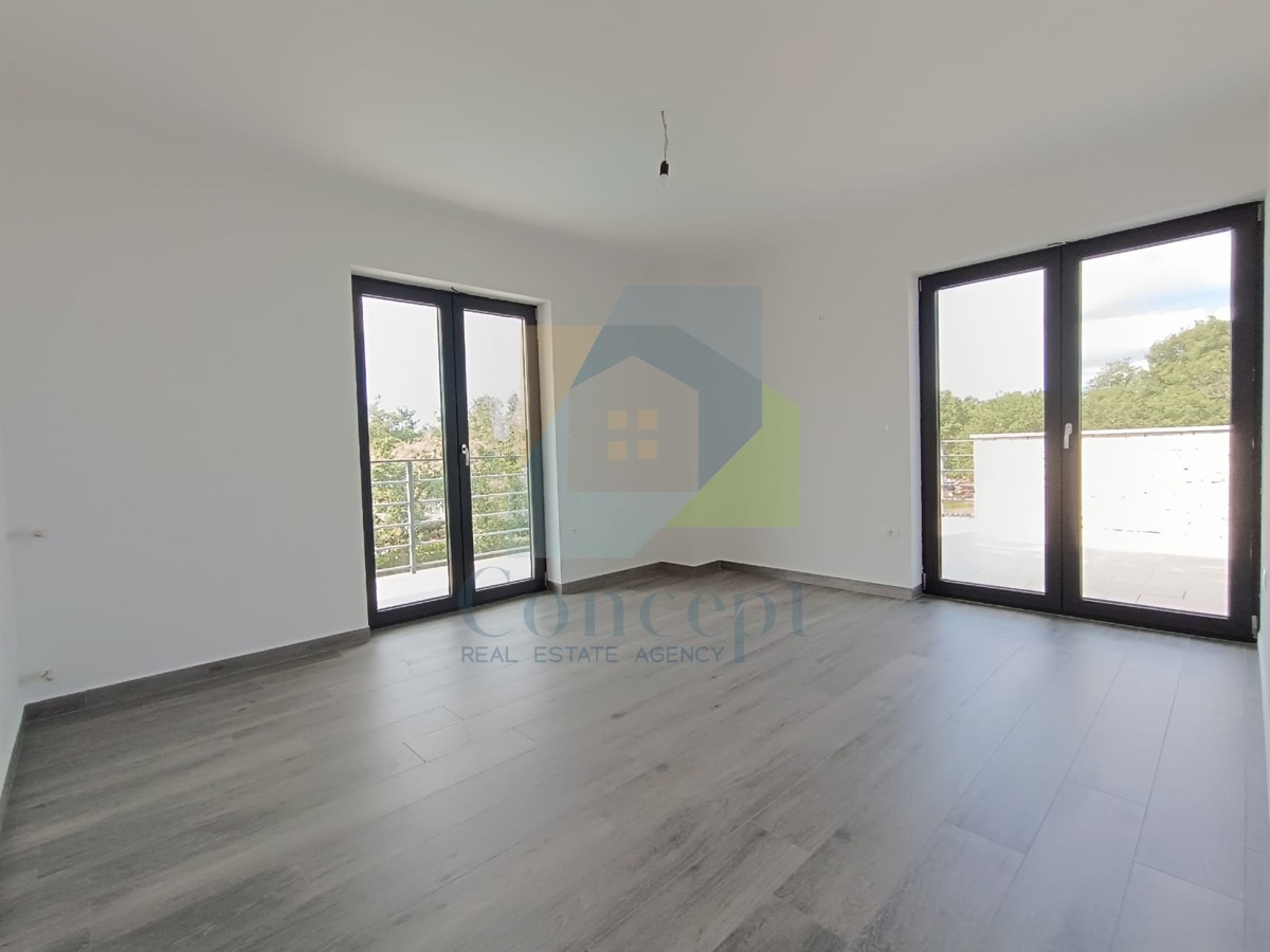 Poreč, dintorni, Moderna casa con piscina in posizione tranquilla a 5 km dal mare