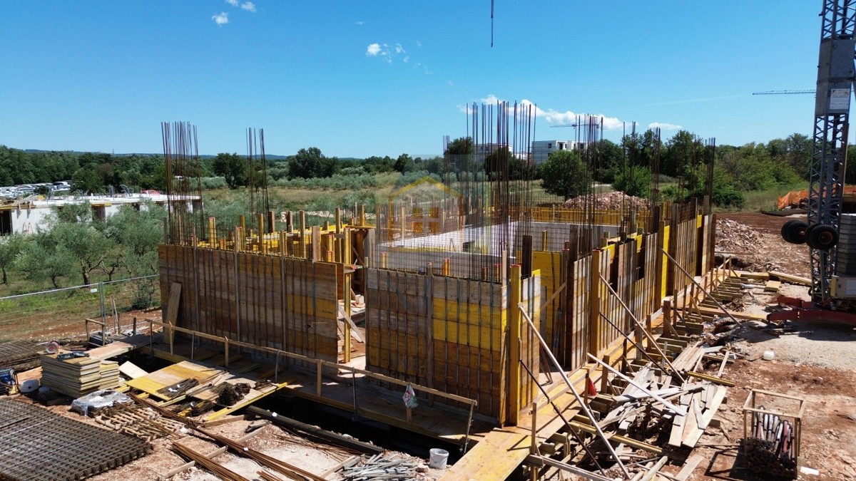 Tar, Poreč - OFFERTA ESCLUSIVA - Appartamento al piano terra con giardino a 3 km dal mare