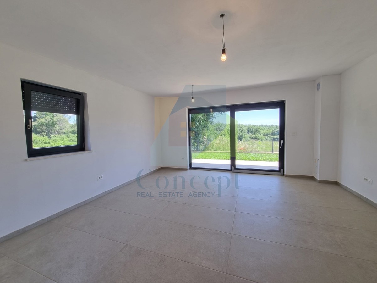 Poreč, dintorni, Appartamento al piano terra con 3 camere da letto e giardino, a 1 km dal mare