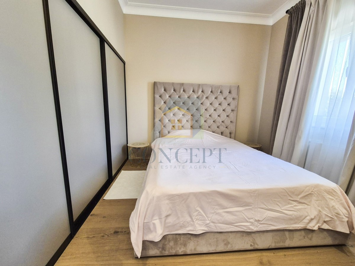 Poreč, dintorni, Lussuosa villa bifamiliare con piscina in posizione tranquilla, a 5 km dal mare.