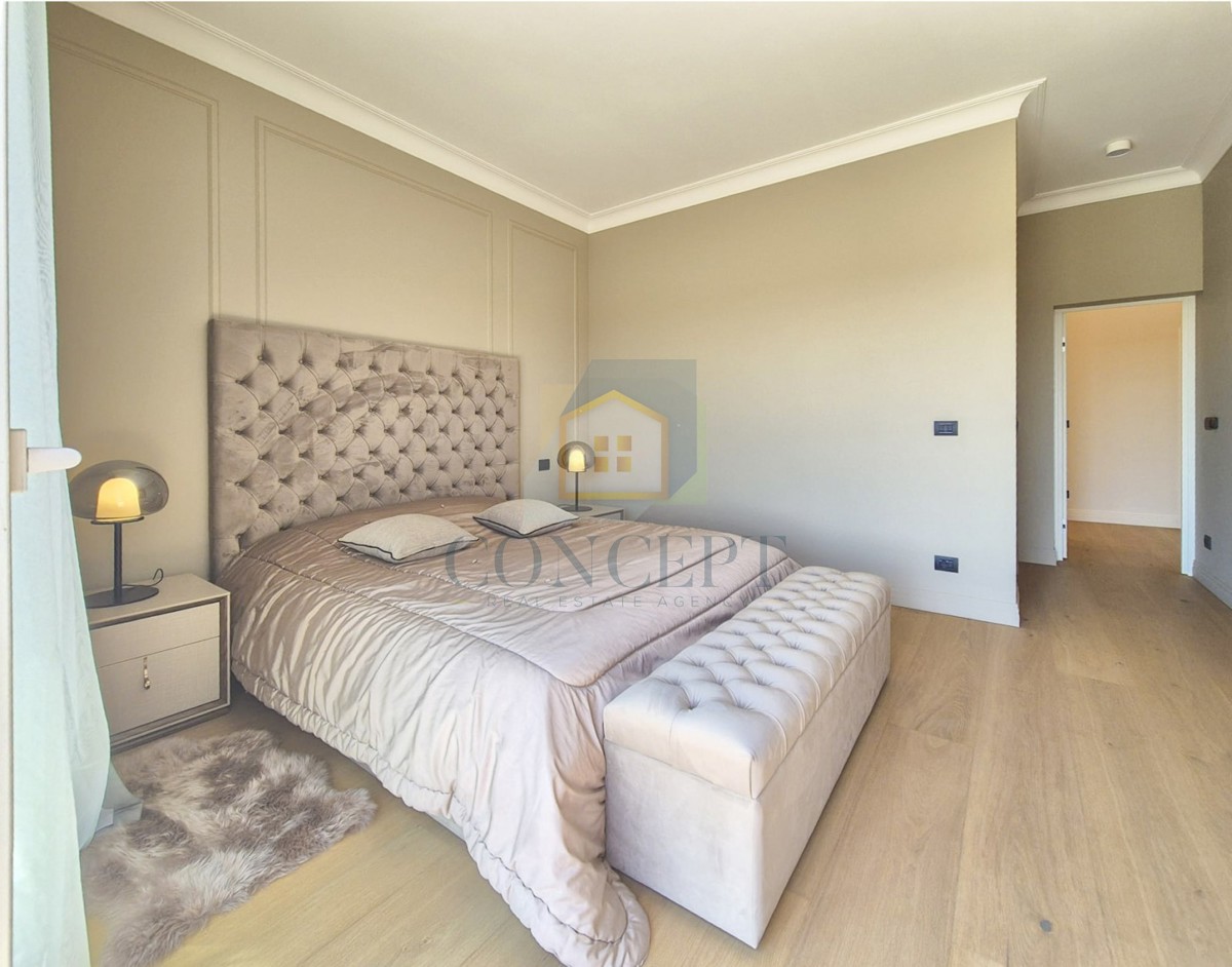 Poreč, dintorni, Lussuosa villa bifamiliare con piscina in posizione tranquilla, a 5 km dal mare.