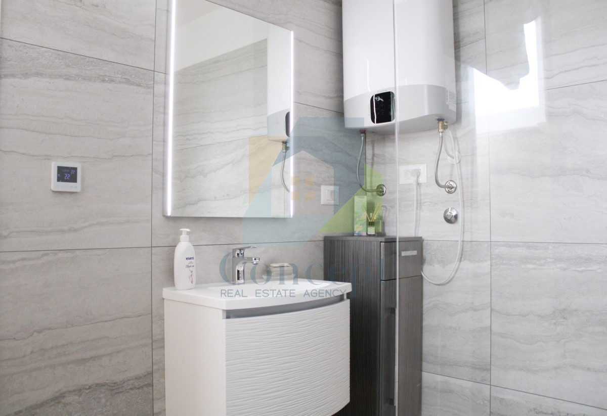 Poreč, dintorni, Appartamento di lusso al secondo piano con vista mare