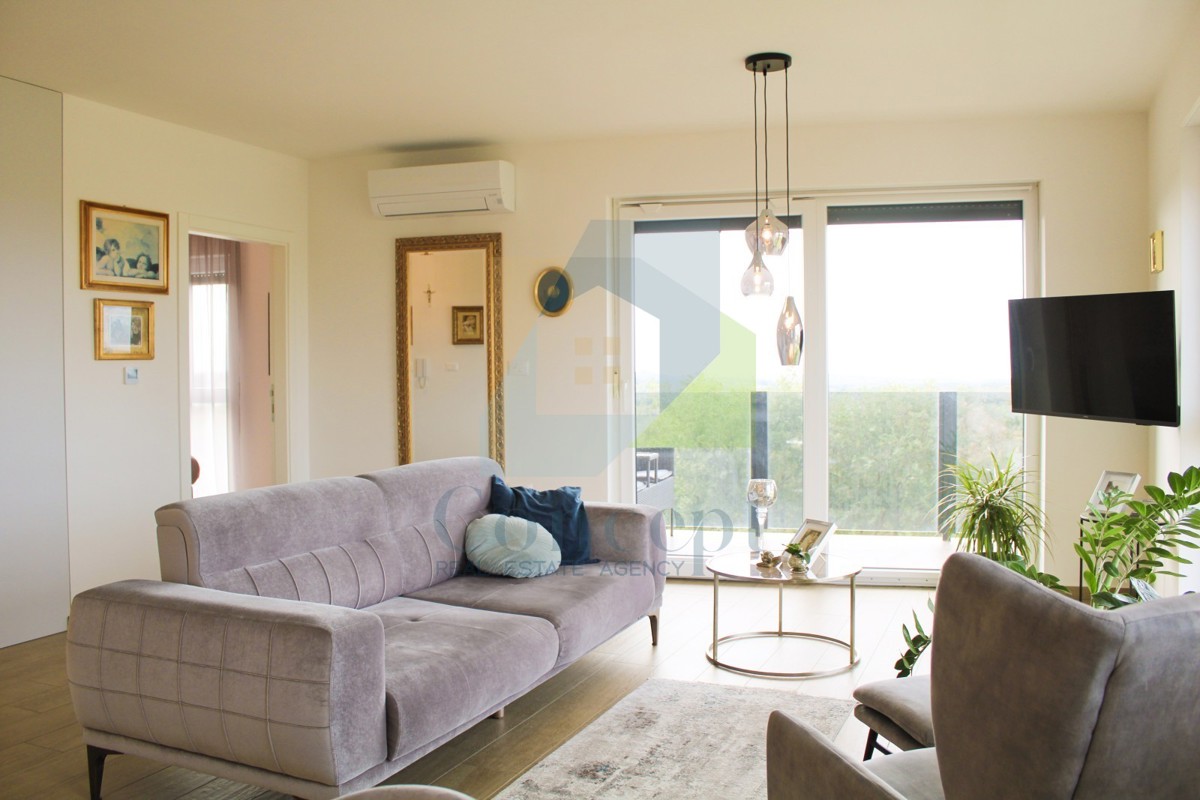 Poreč, dintorni, Appartamento di lusso al secondo piano con vista mare