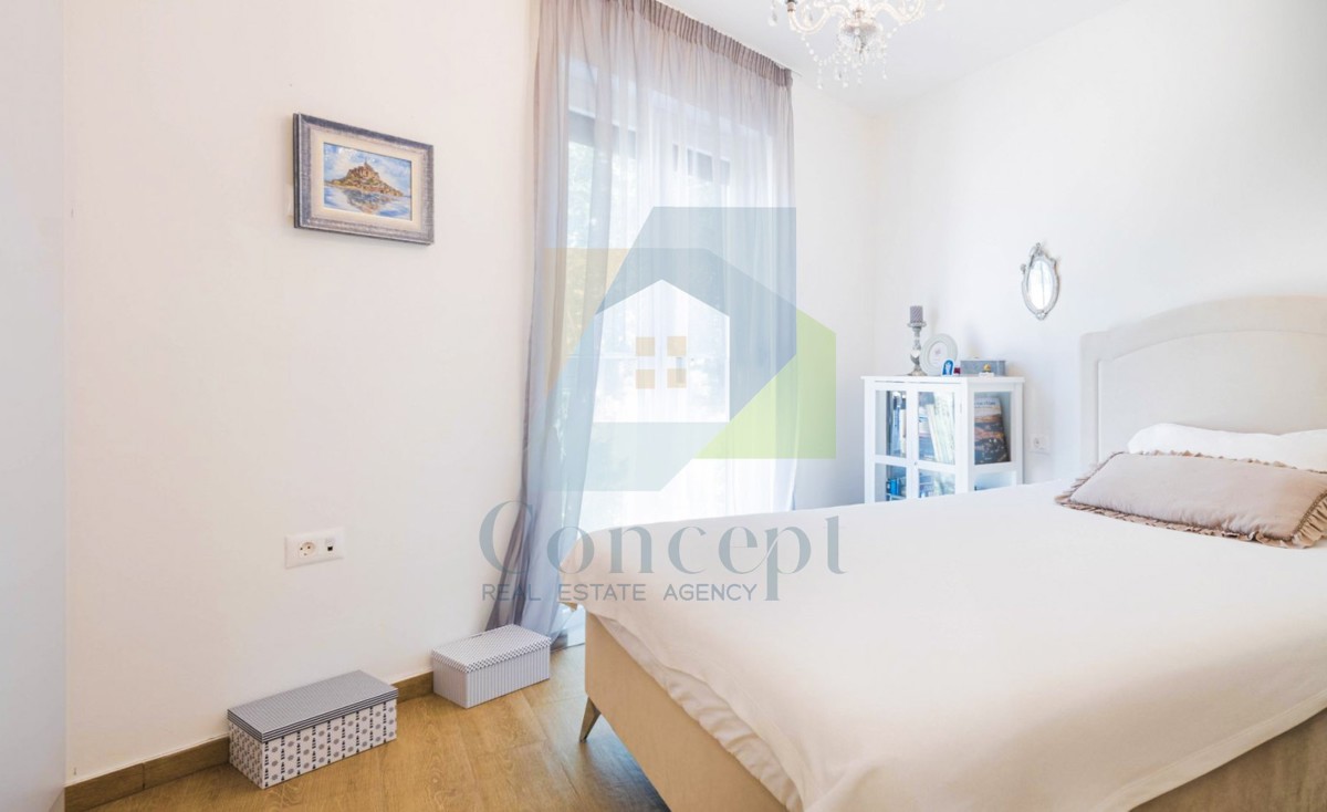 Poreč, dintorni, Appartamento di lusso al secondo piano con vista mare