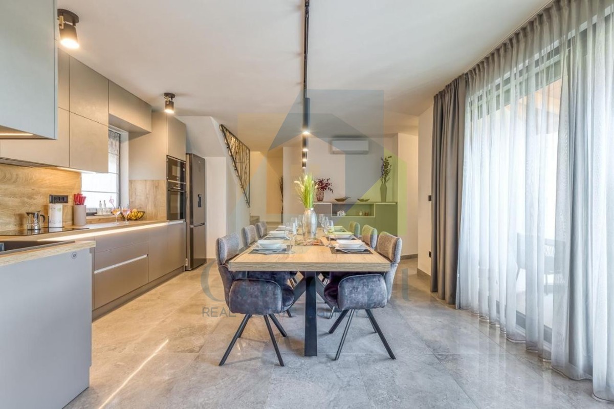 Poreč, Splendida casa con 3 camere da letto a 2 km dal mare