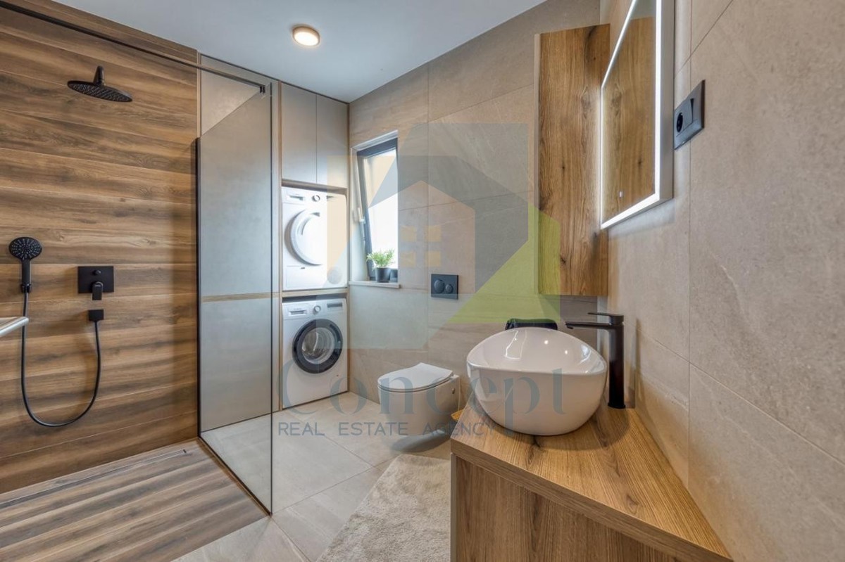 Poreč, Splendida casa con 3 camere da letto a 2 km dal mare