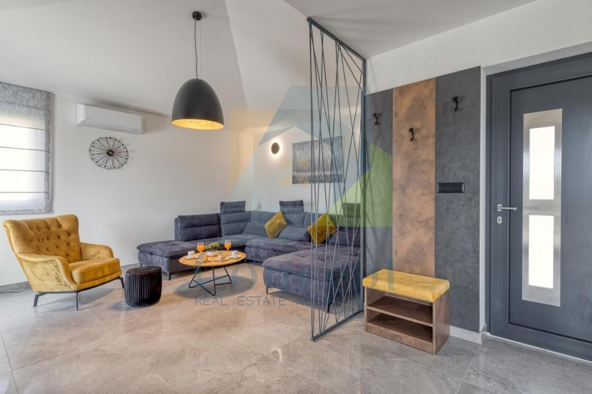 Poreč, Splendida casa con 3 camere da letto a 2 km dal mare