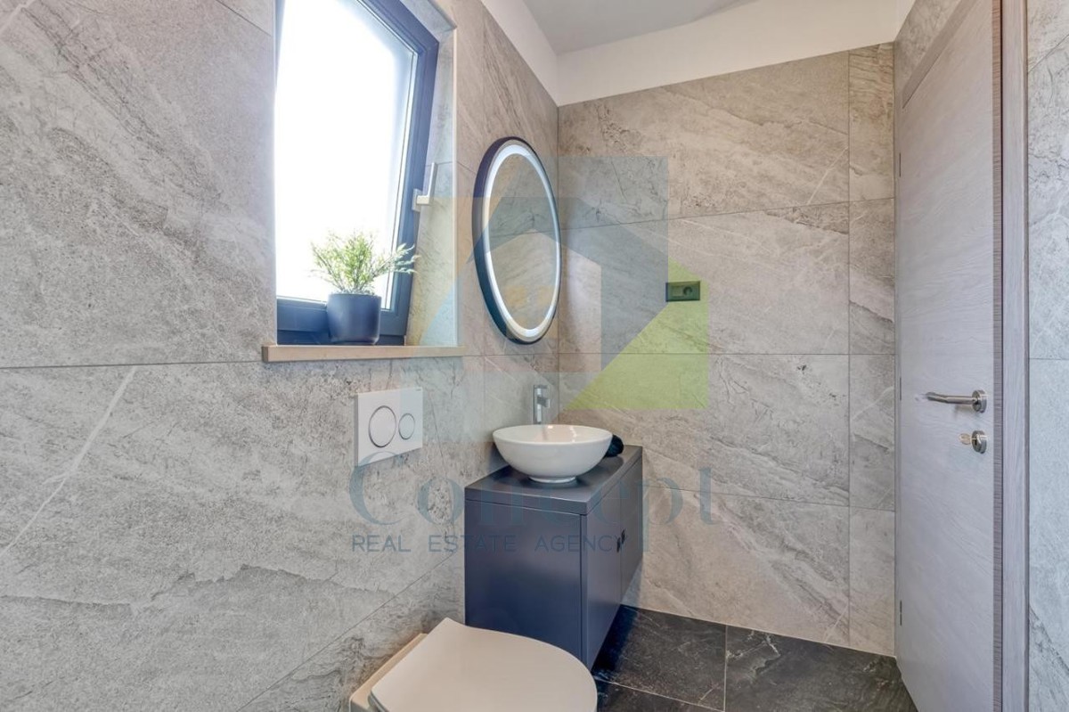 Poreč, Splendida casa con 3 camere da letto a 2 km dal mare