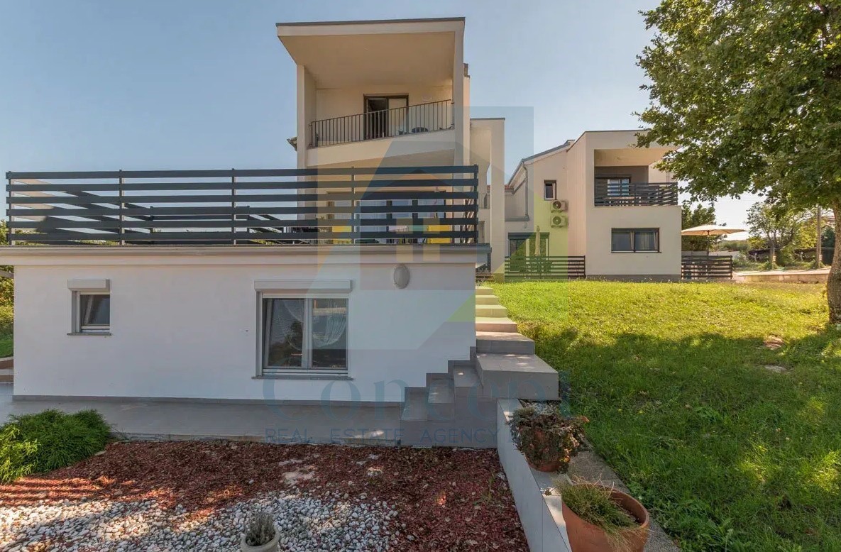 Poreč, dintorni, Moderna casa appartamento con vista mare, 5 km dal mare