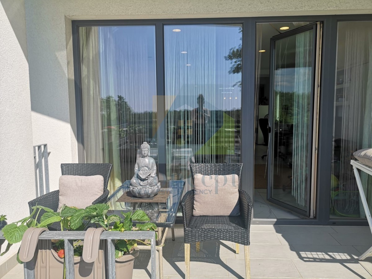 Poreč, dintorni, Moderna casa appartamento con vista mare, 5 km dal mare