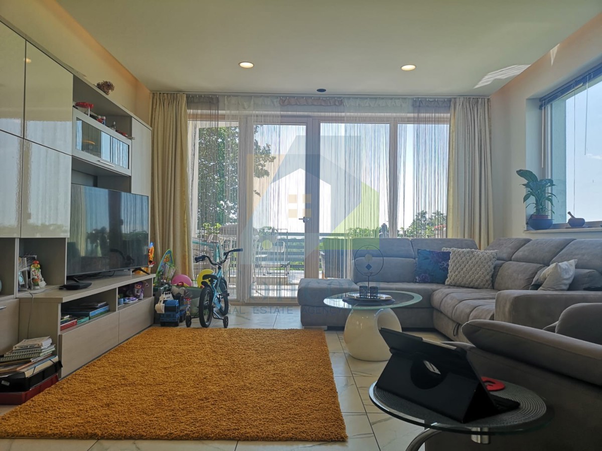 Poreč, dintorni, Moderna casa appartamento con vista mare, 5 km dal mare