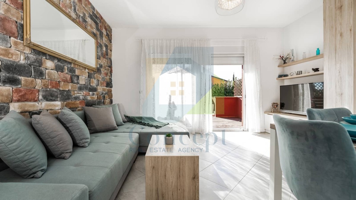 Umag, zona, Casa moderna a schiera in ottima posizione, a 1300 m dal mare