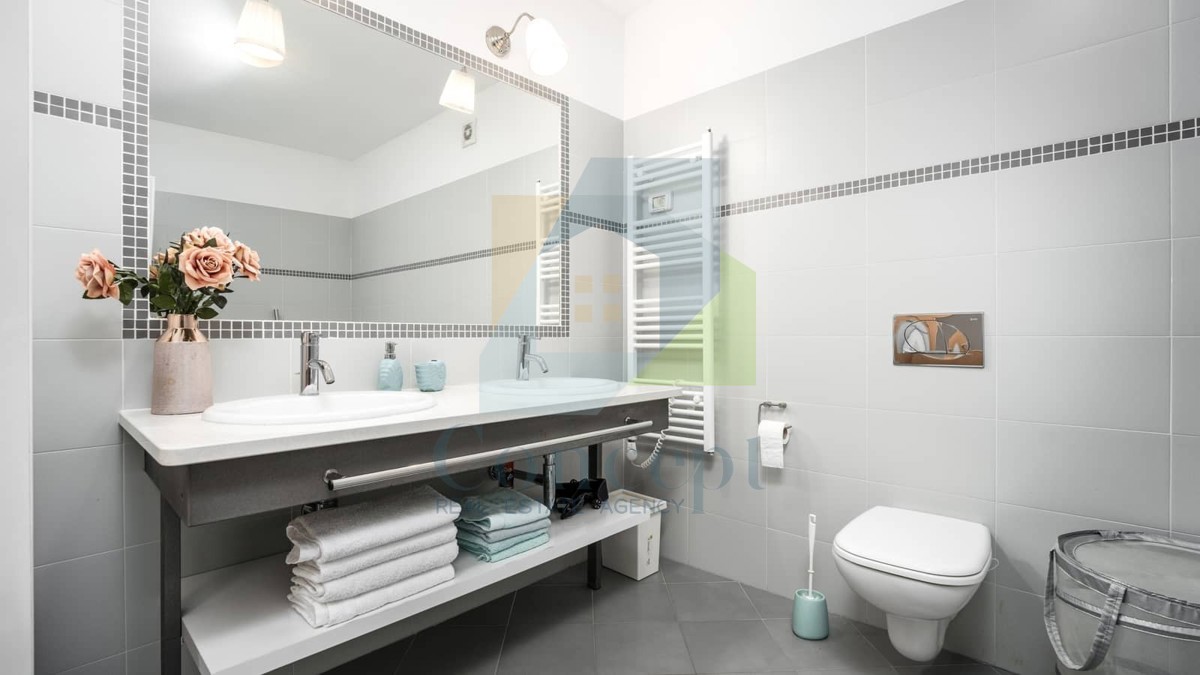 Umag, zona, Casa moderna a schiera in ottima posizione, a 1300 m dal mare