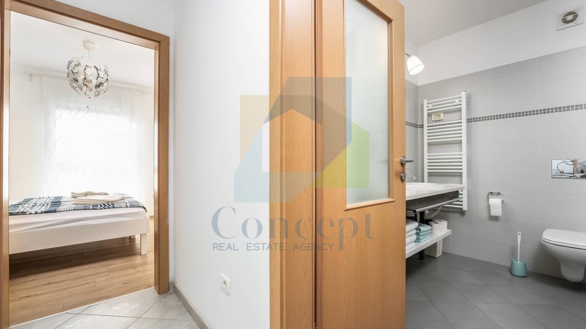 Umag, zona, Casa moderna a schiera in ottima posizione, a 1300 m dal mare