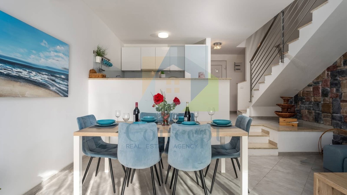 Umag, zona, Casa moderna a schiera in ottima posizione, a 1300 m dal mare