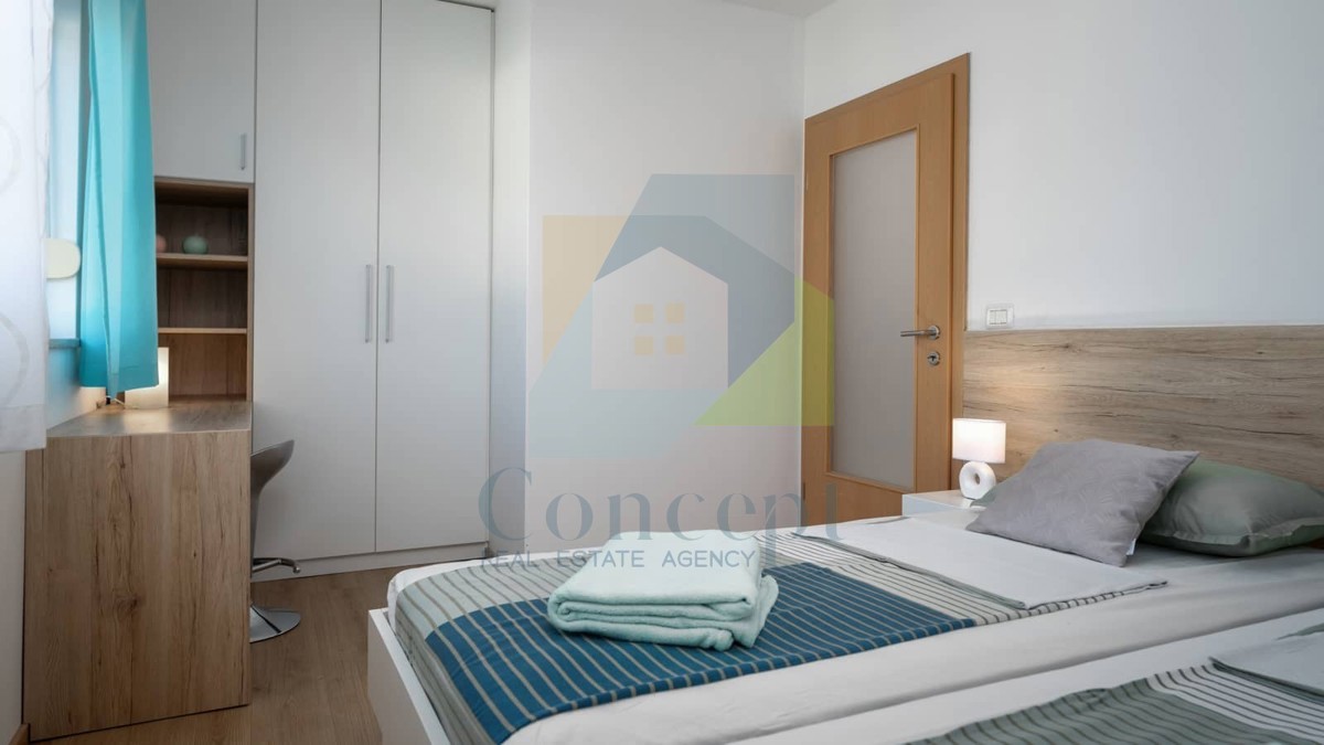 Umag, zona, Casa moderna a schiera in ottima posizione, a 1300 m dal mare