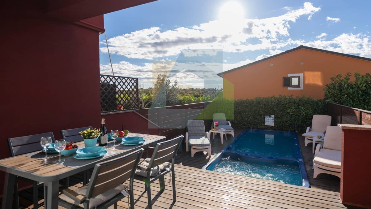 Umag, zona, Casa moderna a schiera in ottima posizione, a 1300 m dal mare