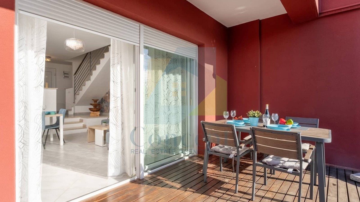 Umag, zona, Casa moderna a schiera in ottima posizione, a 1300 m dal mare