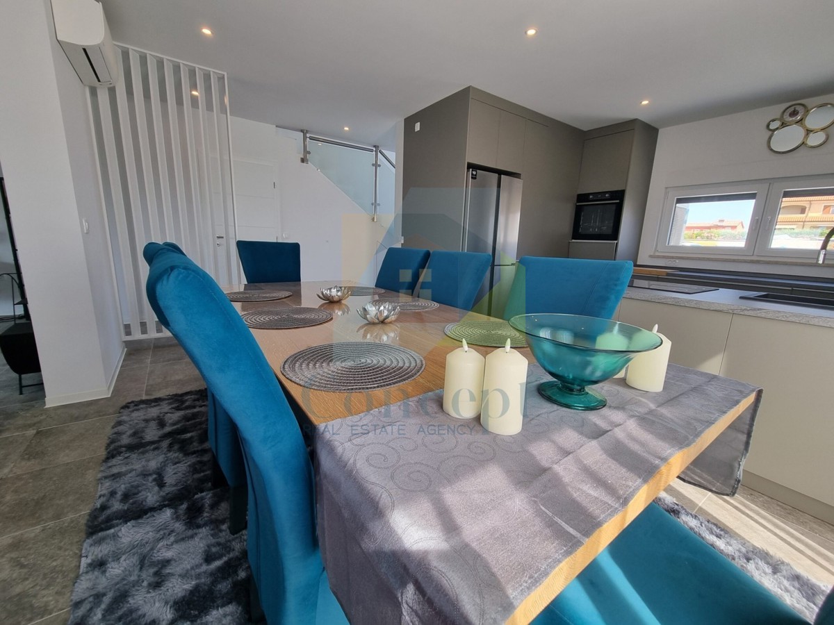 Rovinj, Kanfanar, Doppia moderna, lussuosa casa con piscina, 8 km dal mare