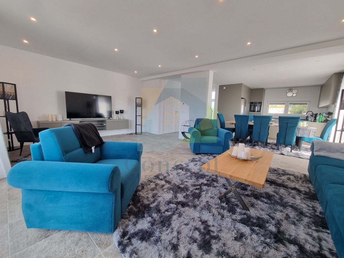 Rovinj, Kanfanar, Doppia moderna, lussuosa casa con piscina, 8 km dal mare