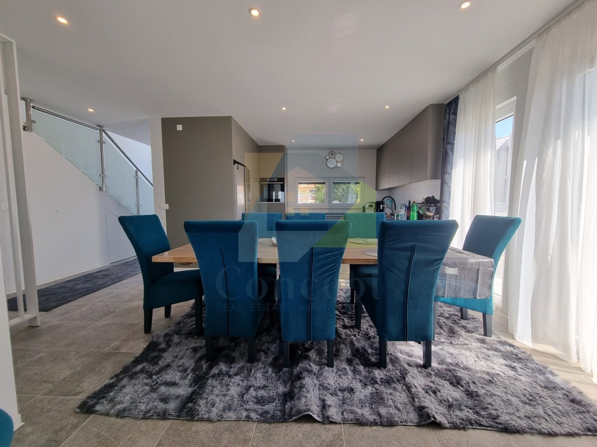 Rovinj, Kanfanar, Doppia moderna, lussuosa casa con piscina, 8 km dal mare